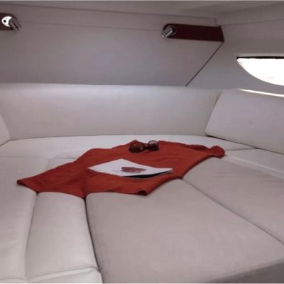 8 Beneteau Gran Turismo 34 couchage avant
