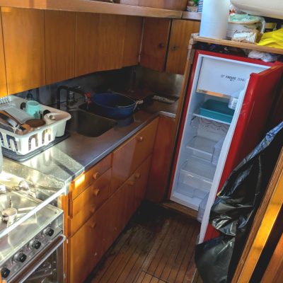 Ferretti 53 cuisine Empuriabrava