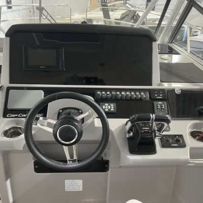 Jeanneau Cap Camarat 10,50 WA tableau de bord Empuriabrava