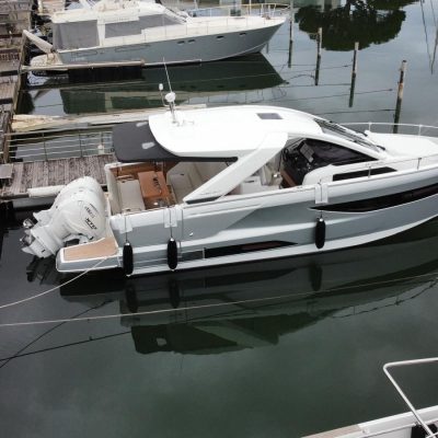 Jeanneau DB 37 vue tribord Empuriabrava