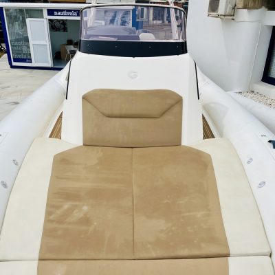 Tempest 38 bain de soleil avant Empuriabrava