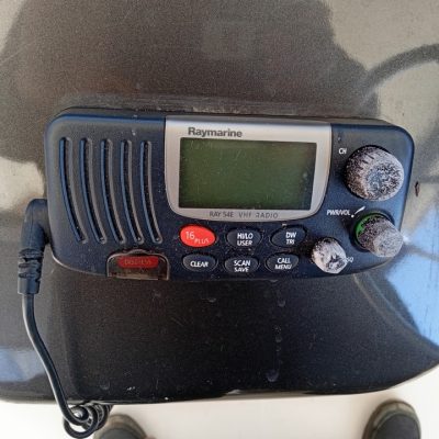 pelican 32 cranchi radio VHF Empuriabrava